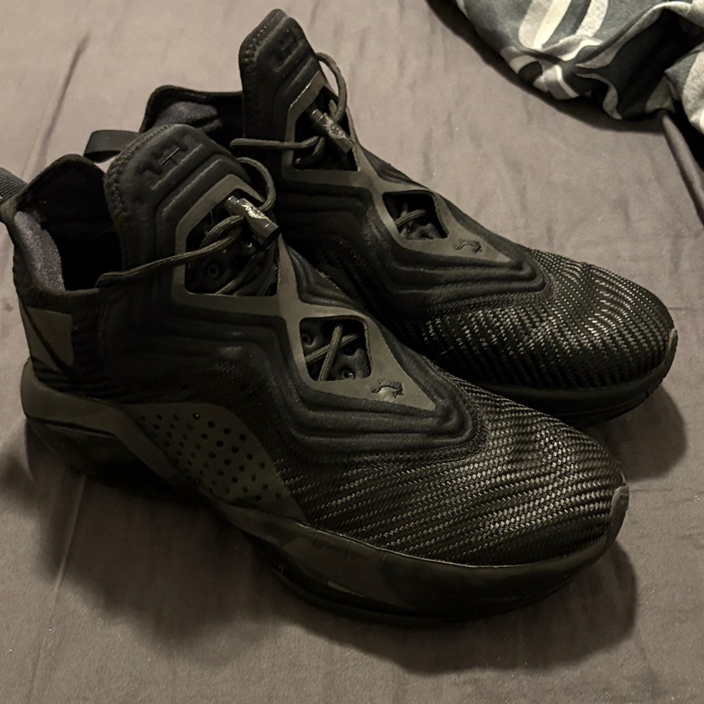 Black Nike LeBron Soldier 14